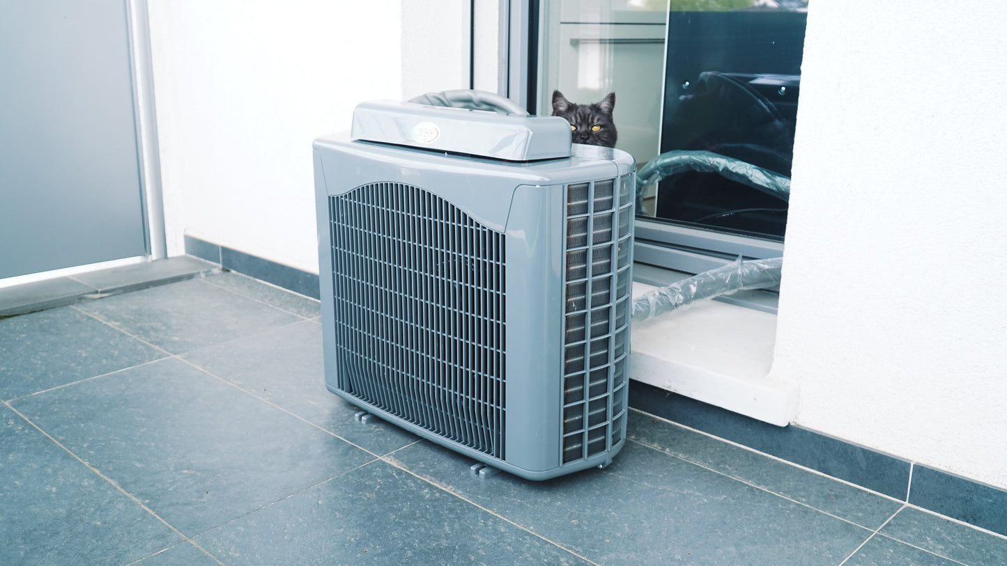 Außeneinheit CoolAir Split auf Balkon installiert